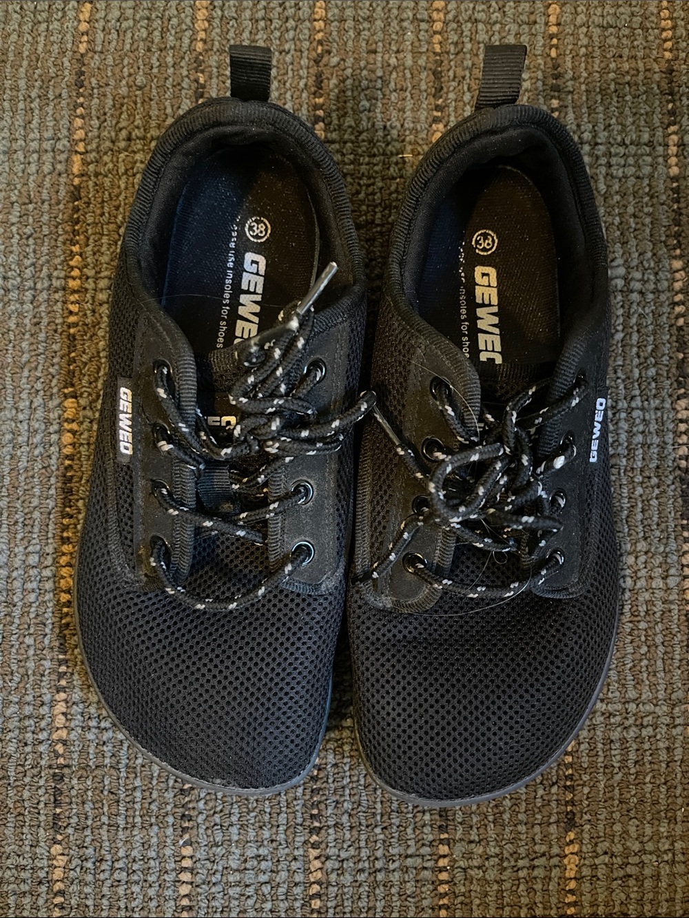 Geweo Black Mesh Wide Toe Box Barefoot Sneakers 38